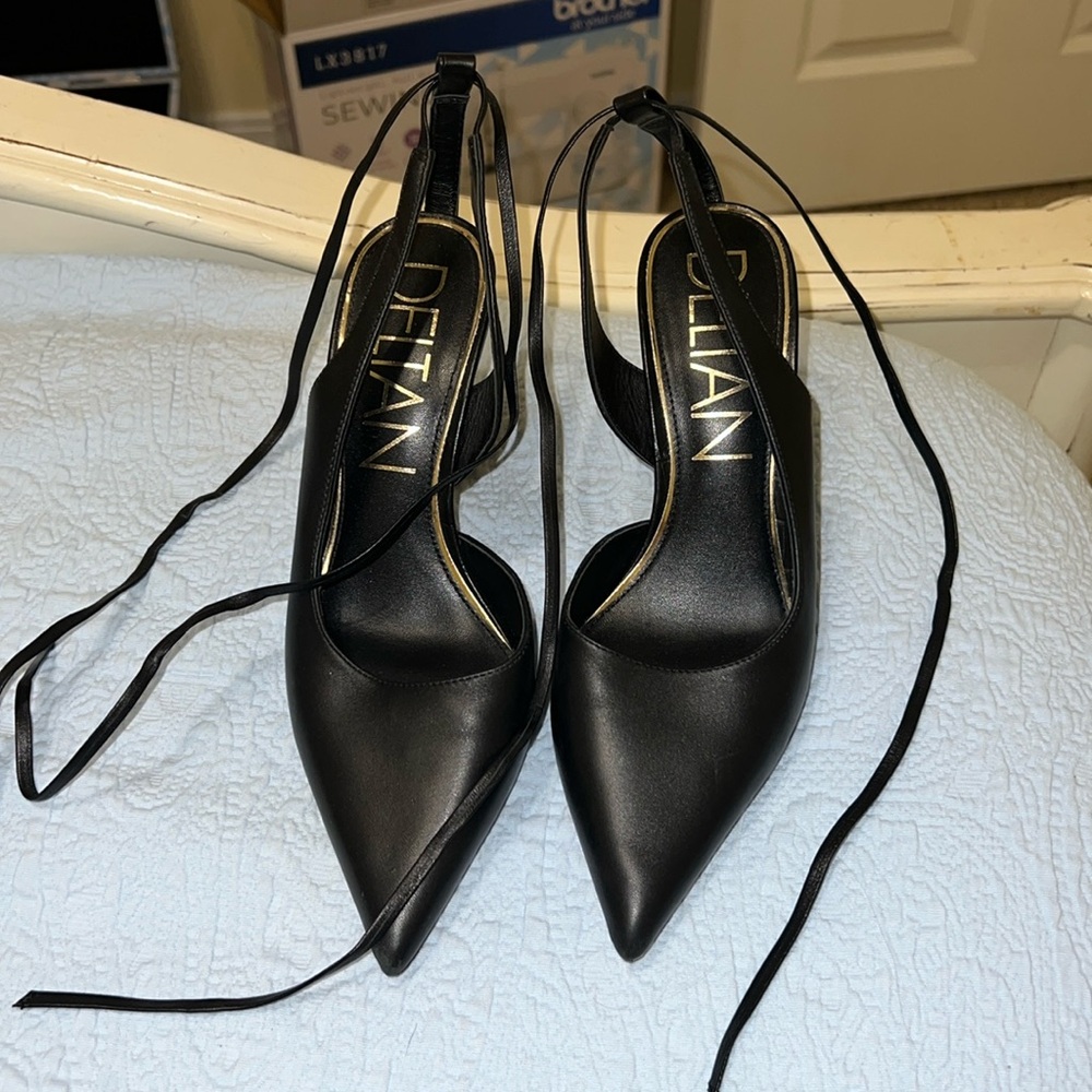 Deltan Black Heels